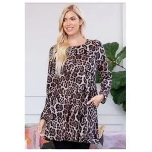 Leopard Print Top with Pockets Long Sleeves Medium - Picture 1 of 4